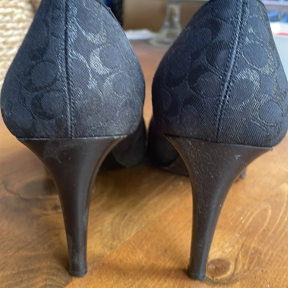 Coach Black Pumps - Gorgeous Logo Design! - Picture 8 of 10